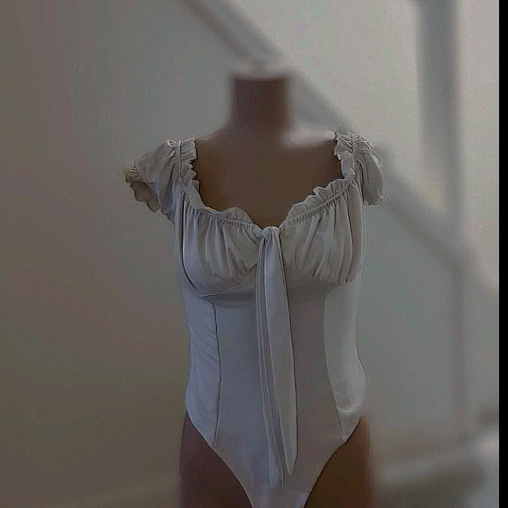 Vintage styled bodysuit 🦢